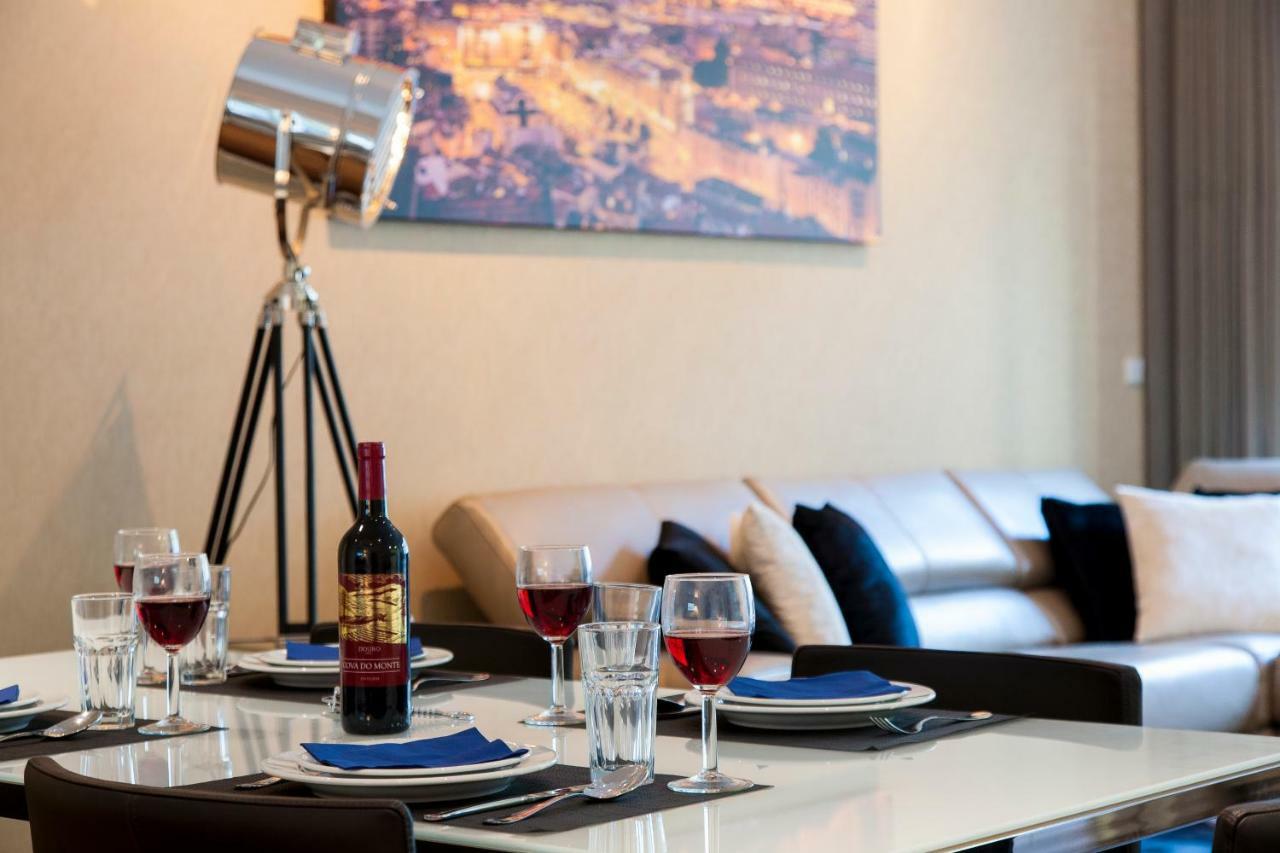 Altido Luxurious And Spacious 1-bed Apt With Huge Terrace By Parque Subway * Lisbon
