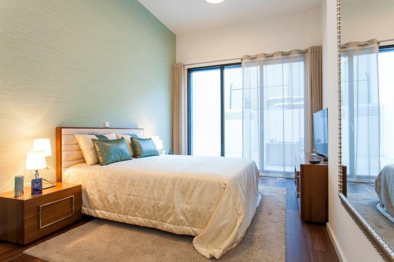 Altido Luxurious And Spacious 1-bed Apt With Huge Terrace By Parque Subway * Lisbon